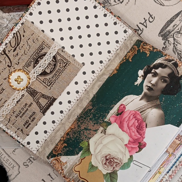 Romantic Vintage Elegance Junk Journal - Picture 5 of 13